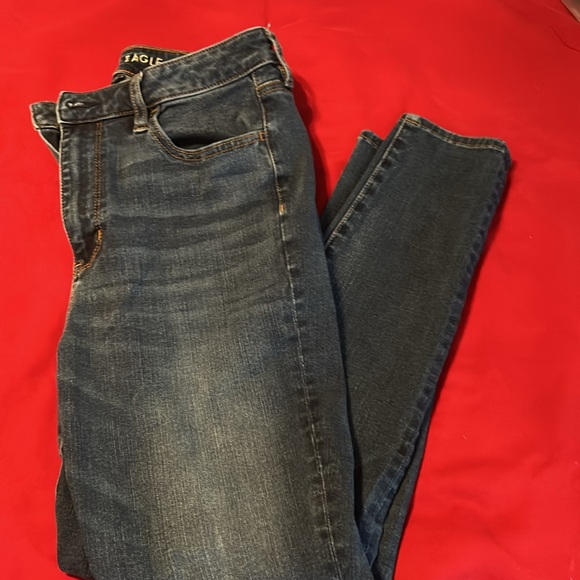 Women’s American Eagle jeans - Picture 2 of 5